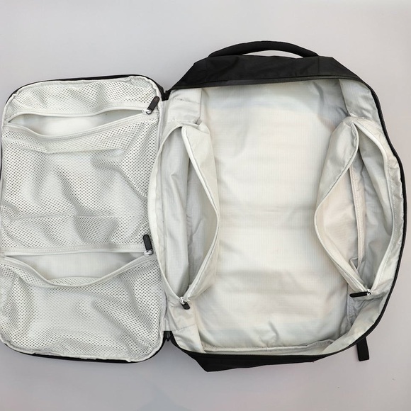 Tortuga Outbreaker Backpack 35L Black Laptop Travel International Carry-on - Picture 2 of 10